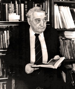 Лев Николаевич Гумилев (1 октября 1912 — 15 июня 1992) — советский и российский ученый, историк-этнолог, доктор исторических и географических наук, поэт, переводчик с персидского языка.