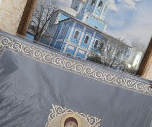 В дар Смоленскому собору Белгорода переданы покровцы, освященные на чудотворной Смоленской иконе