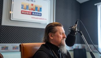 Митрополит Иоанн принял участие в утреннем эфире на ТНТ MUSIC RADIO