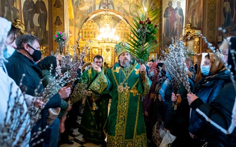 Архиерейское служение в канун Недели Ваий