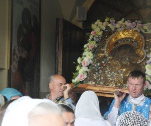 В Старом Осколе отметили праздник чудотворной иконы Казанской Божией Матери