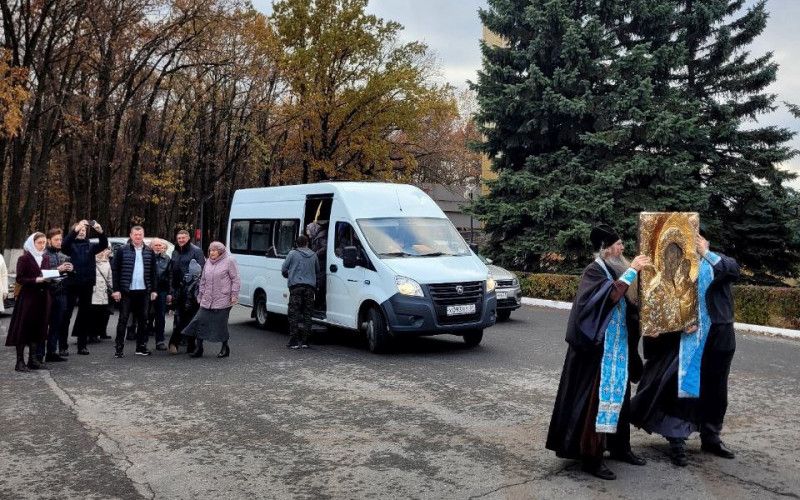 В Старом Осколе состоялся крестный объезд с чудотворной иконой Казанской Божией Матери