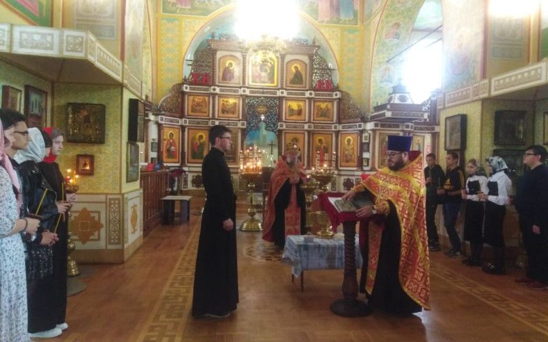 Молебны по окончании учебного года для старшеклассников городских школ прошли в Новом Осколе