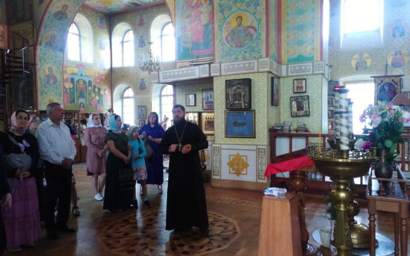 Воспитанники Валуйской воскресной школы посетили Успенский собор Нового Оскола