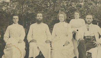 История в фотографиях