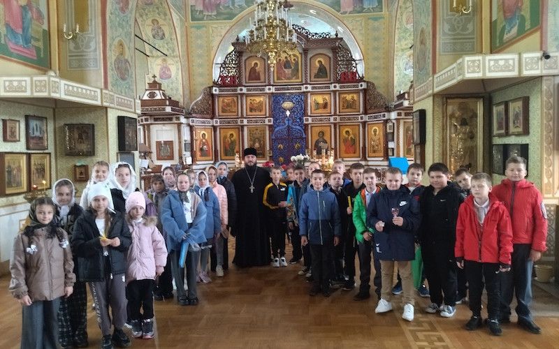 Новооскольские школьники пришли с экскурсией в храм