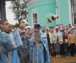 В Старом Осколе отметили праздник чудотворной иконы Казанской Божией Матери