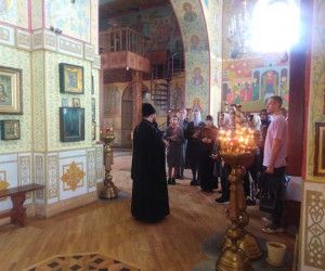 Новооскольские волонтеры встретились со священником