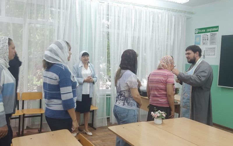 В Белгородской школе №36 совершили молебен перед началом учебного года