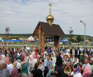 «И ГИМН ЛЮБВИ, ГИМН БЛАГОДАРНЫЙ…»
