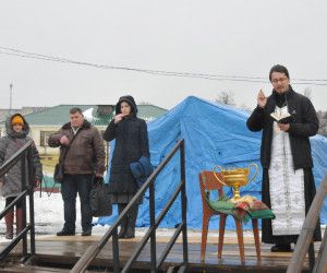 Старооскольцы окунулись в Крещенские купели