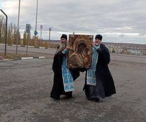 В Старом Осколе состоялся крестный объезд с чудотворной иконой Казанской Божией Матери