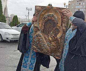 В Старом Осколе состоялся крестный объезд с чудотворной иконой Казанской Божией Матери