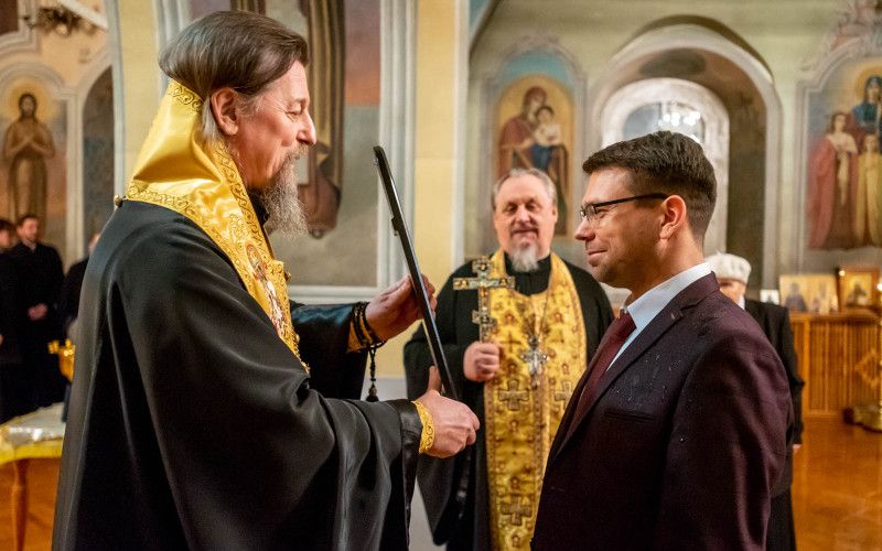 "В благословение на труды во благо горожан..."