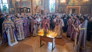В родительскую субботу митрополит Иоанн совершил литургию в Шебекино и наградил клириков