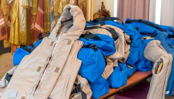 Белгородской митрополии передали детские бронежилеты