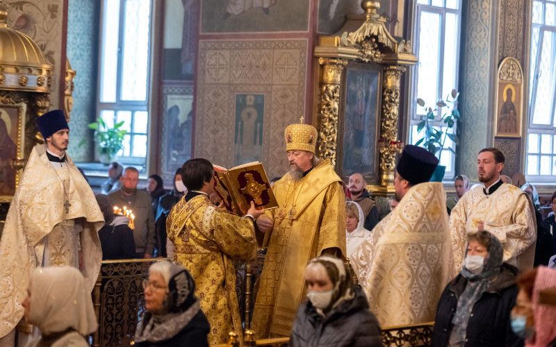 Архиерейской служение в Неделю 13-ю по Пятидесятнице