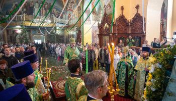 В канун Пятидесятницы митрополит Иоанн совершил всенощное бдение в Алексеевке и вручил архиерейские награды