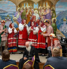 Единство в многообразии. Первую в новом сезоне митрополичью гостиную посвятили осени