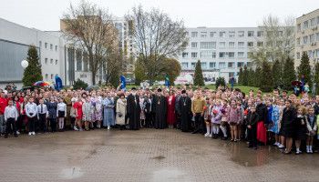 Байкеры, роботы, нейросеть и куличи: в Старом Осколе отметили «Студенческую Пасху»