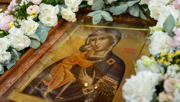 «Днесь бо явися нам пресветлое великое солнце…»