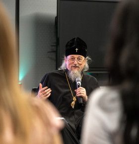 «Иначе станем чайками на помойке»: митрополит Иоанн призвал студентов не подменять культуру алгоритмами