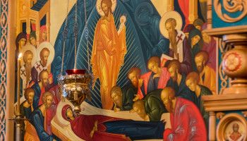 «И по смерти мира не оставила, Богородица…»