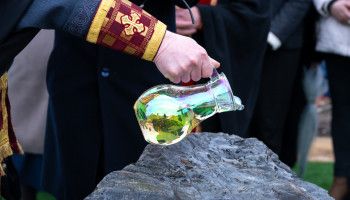 В Бехтеевке освятили закладной камень будущего храма в честь иконы «Знамение» Курской-Коренной