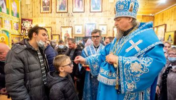 Архиерейское служение в канун праздника Введения во храм Пресвятой Богородицы