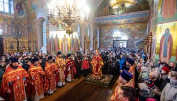 В канун торжеств, посвященных святому князю Александру Невскому митрополит Иоанн прибыл в Старый Оскол