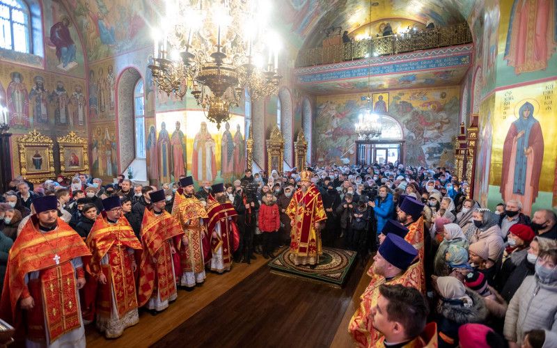 В канун торжеств, посвященных святому князю Александру Невскому митрополит Иоанн прибыл в Старый Оскол