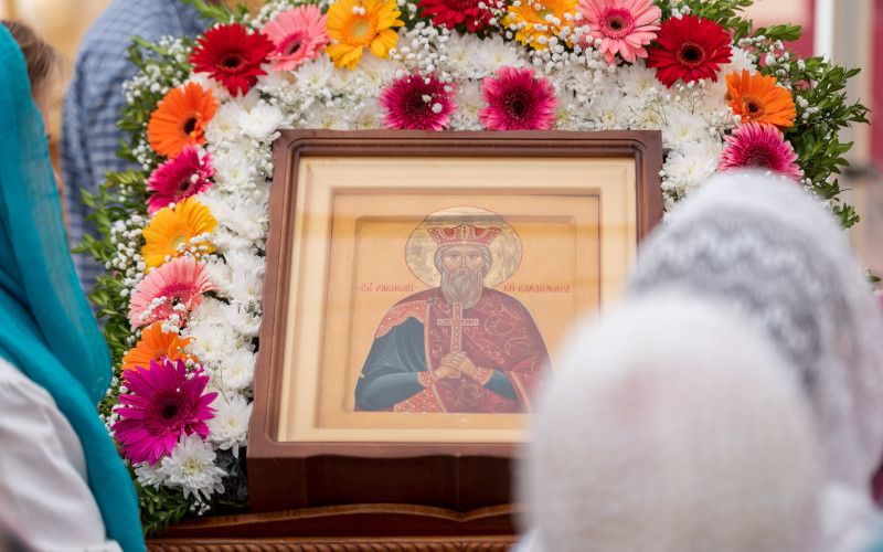 «Cлава Освятившему тебя Крещением Своим, слава Просветившему тобой всю страну Русскую…»