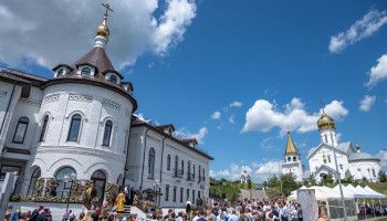 Первыми гостями станут дети героев: в Холковском монастыре открыт Богоявленский паломнический центр