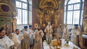 В Рождественский сочельник митрополит Иоанн посетил кафедральный город Старый Оскол