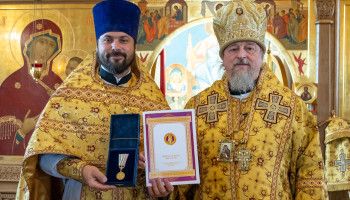 Митрополит Иоанн совершил литургию в храме великомученика Феодора Стратилата