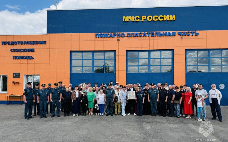 Ветераны пожарной охраны почтили память героев и посетили святыни в преддверии Дня России