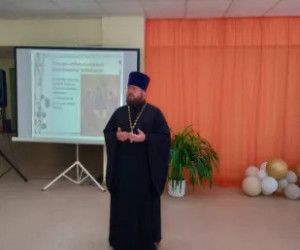 В новооскольской библиотеке прошло мероприятие, посвященное празднику Святой Троицы