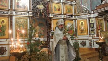 Божественная литургия прошла в новогоднюю ночь в Успенском Соборе Нового Оскола