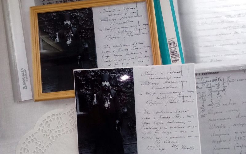 История двух фотографий