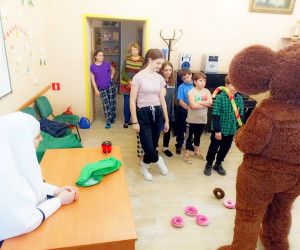 Пасхальный праздник "Весенняя радость" активисты подарили ребятам из детского дома