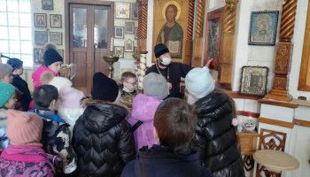Воспитанники новооскольской воскресной школы посмотрели фильм о святынях Белгородчины.