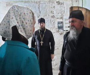 Воспитанницы и сотрудники Новооскольской колонии для несовершеннолетних посетили Холковский  монастырь