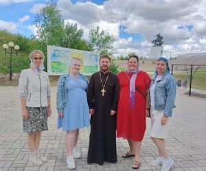 Будущие мамы и их семьи побывали в Свято-Троицком Холковском монастыре