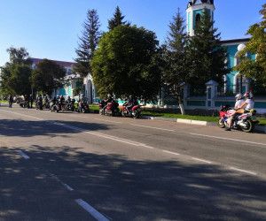 Байкеры из Белгорода побывали в Успенском соборе Нового Оскола