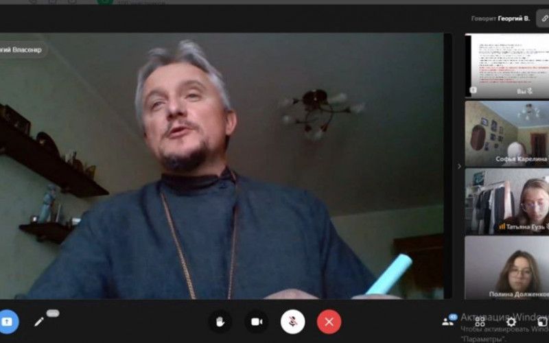 Протоиерей Георгий Власенко встретился со студентами педагогического колледжа
