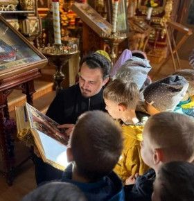 Дети пришли в собор