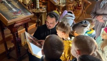 Дети пришли в собор