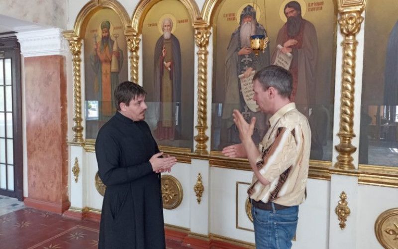 Поможем глухим обрести опору в слове Божьем