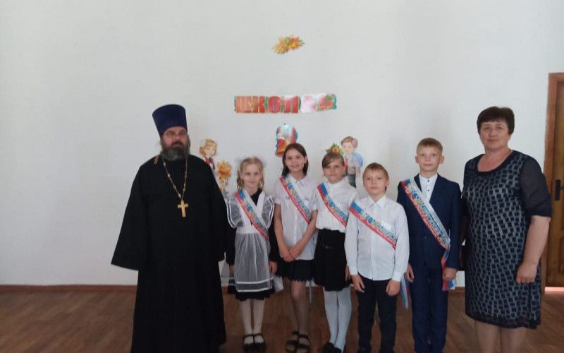 Последний звонок прозвенел в селе Солонец-Поляна