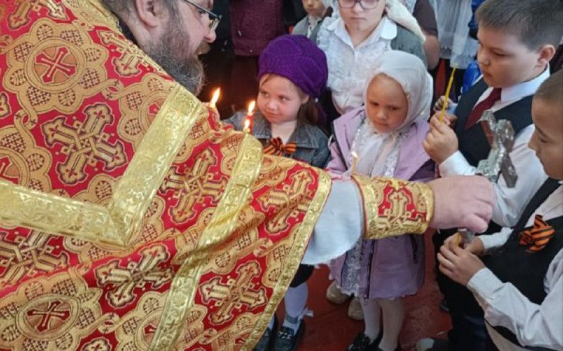 Учащиеся Тростенецкой школы побывали в храме на Светлой Седмице